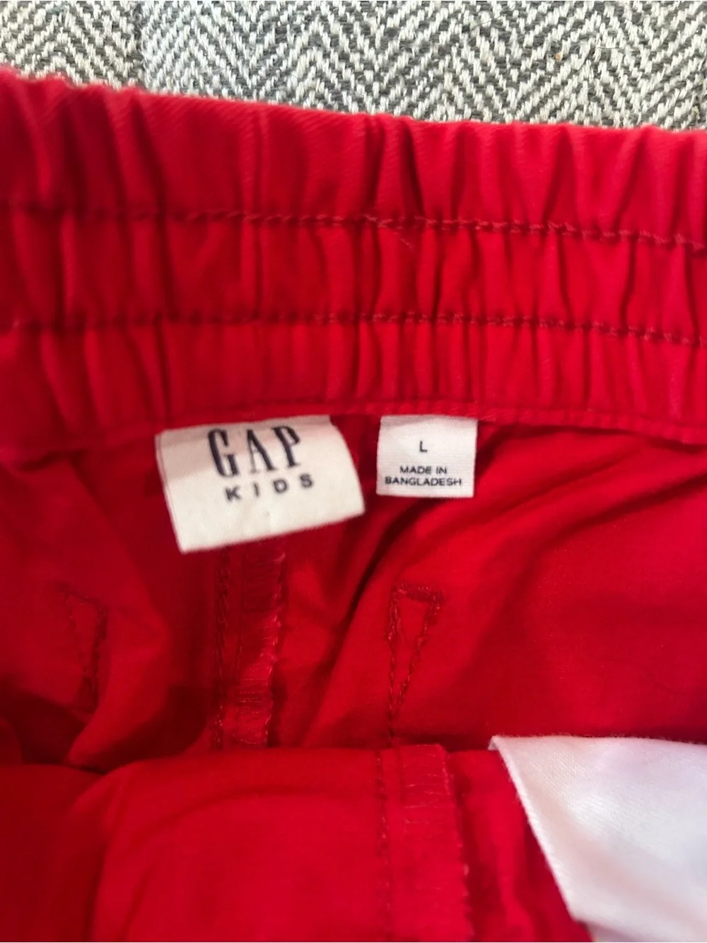 Gap NWT size 10 boys red shorts
